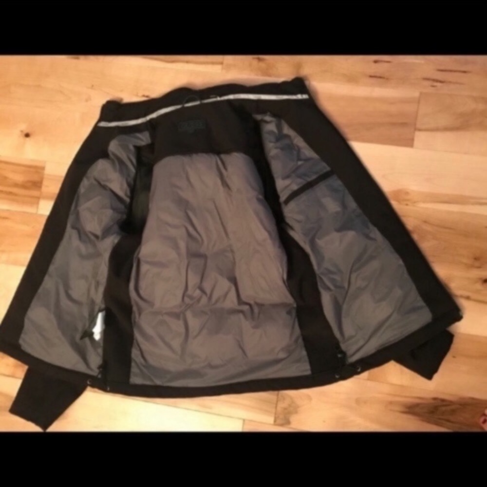 Guess Jacket - Picture 10 of 10
